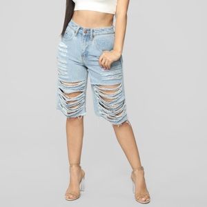 Distressed jeans Bermuda. shorts